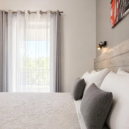 H Stella & Aparthotel 3*